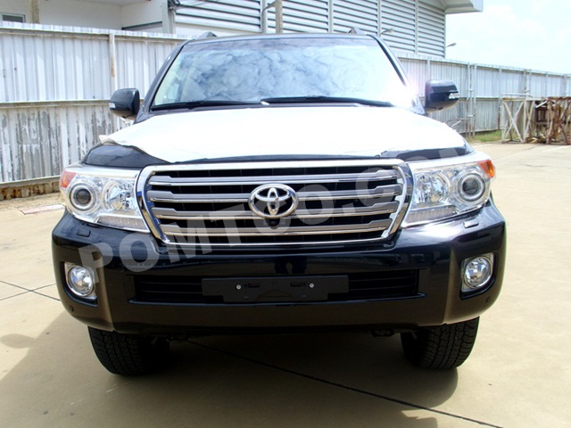 TOYOTA LAND CRUISER 2013